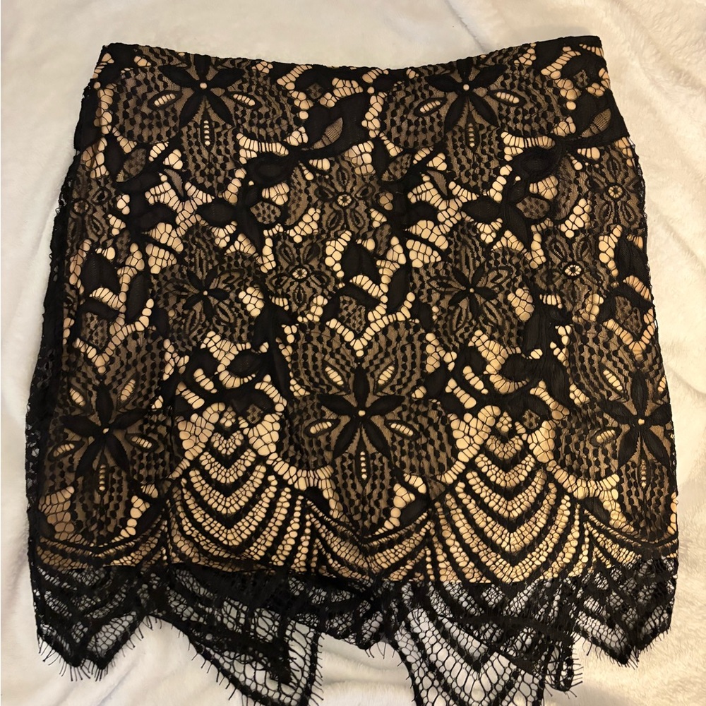 Express Black and Tan Lace Pencil Skirt